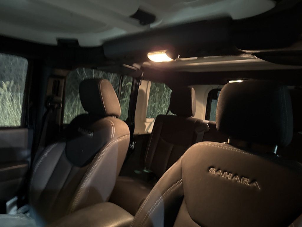 2017 Jeep Wrangler Unlimited Sahara 4x4 - 22967767 - 13