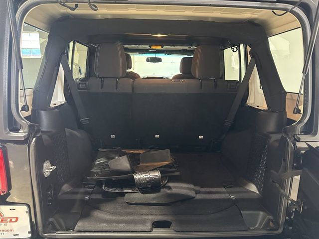 2017 Jeep Wrangler Unlimited Sahara 4x4 - 22967767 - 28