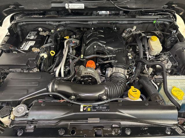 2017 Jeep Wrangler Unlimited Sahara 4x4 - 22967767 - 40