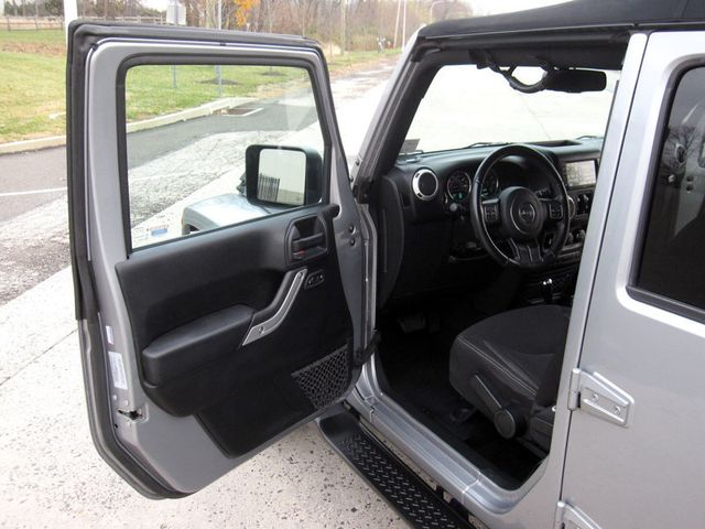 2017 Jeep Wrangler Unlimited Sahara 4x4 - 22950036 - 16