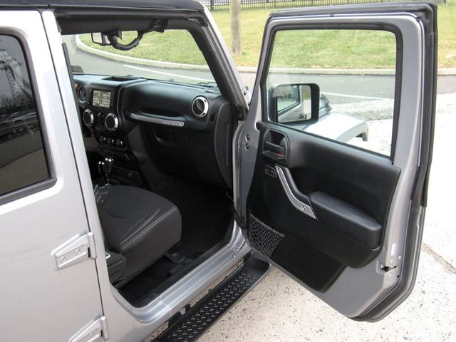 2017 Jeep Wrangler Unlimited Sahara 4x4 - 22950036 - 21