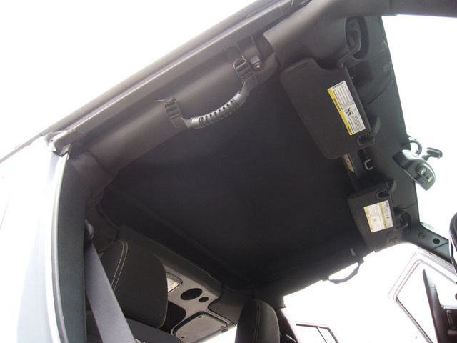 2017 Jeep Wrangler Unlimited Sahara 4x4 - 22950036 - 24