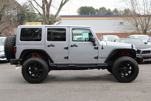 2017 Jeep Wrangler Unlimited Sahara 4x4 - 22955270 - 9