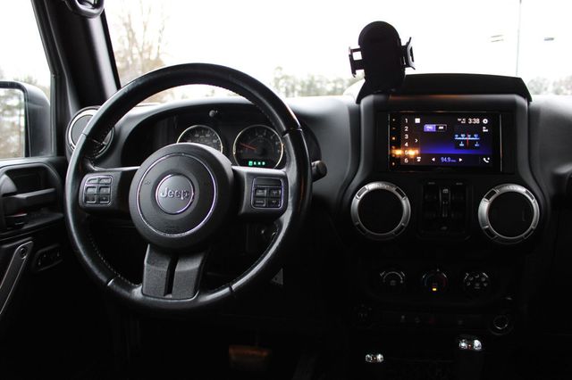 2017 Jeep Wrangler Unlimited Sahara 4x4 - 22955270 - 12