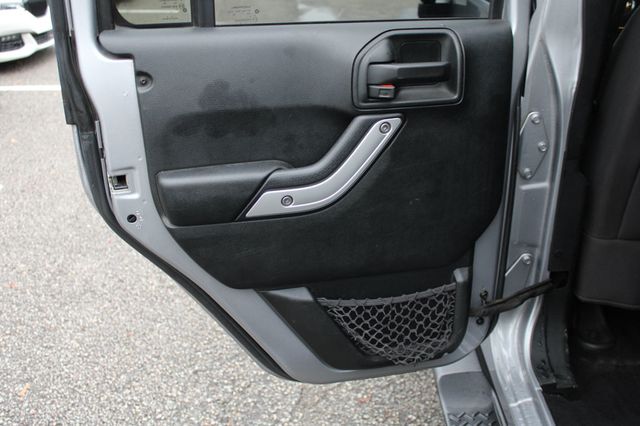 2017 Jeep Wrangler Unlimited Sahara 4x4 - 22955270 - 18