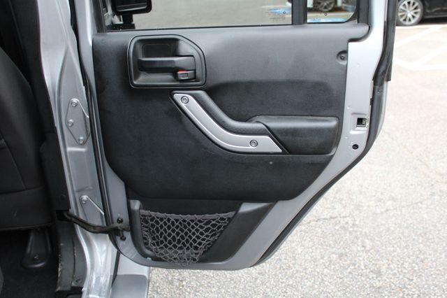 2017 Jeep Wrangler Unlimited Sahara 4x4 - 22955270 - 20