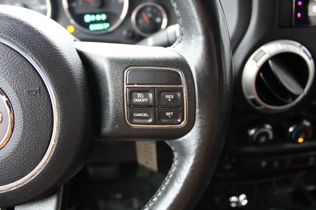 2017 Jeep Wrangler Unlimited Sahara 4x4 - 22955270 - 24