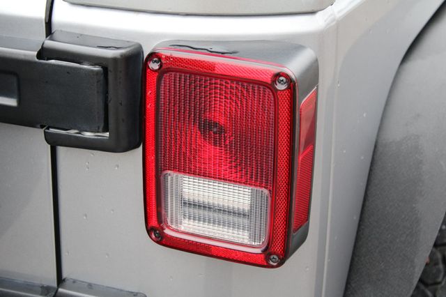 2017 Jeep Wrangler Unlimited Sahara 4x4 - 22955270 - 29