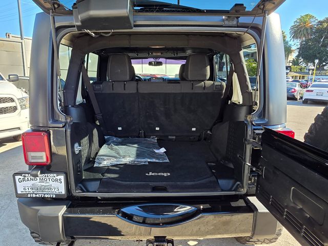 2017 Jeep Wrangler Unlimited Sahara 4x4 - 22957134 - 15