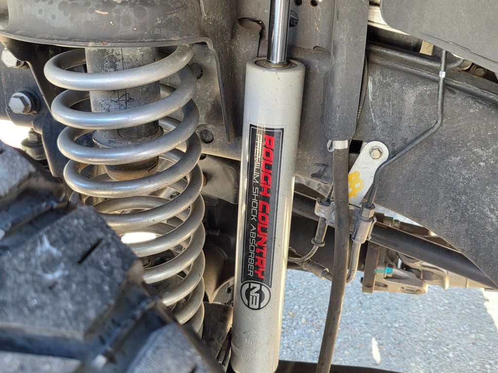 2017 Jeep Wrangler Unlimited Sahara 4x4 - 22957134 - 16