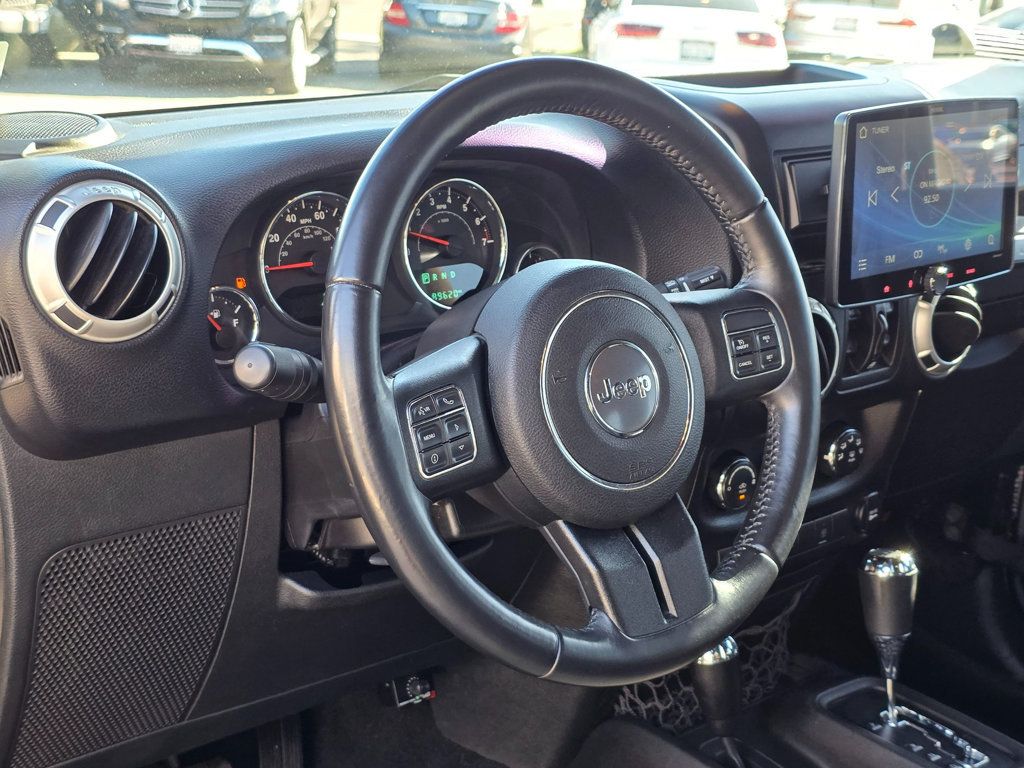 2017 Jeep Wrangler Unlimited Sahara 4x4 - 22957134 - 20