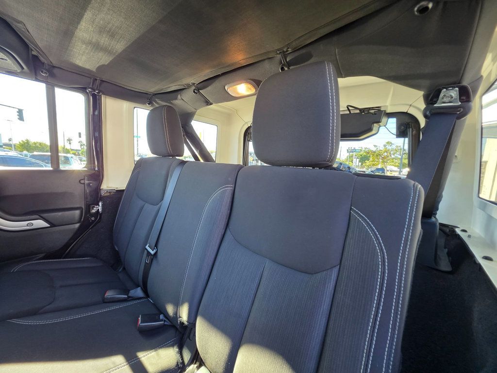 2017 Jeep Wrangler Unlimited Sahara 4x4 - 22957134 - 24