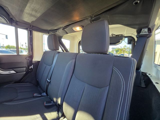 2017 Jeep Wrangler Unlimited Sahara 4x4 - 22957134 - 24