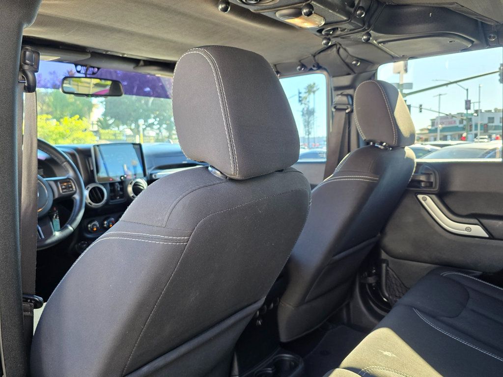 2017 Jeep Wrangler Unlimited Sahara 4x4 - 22957134 - 25