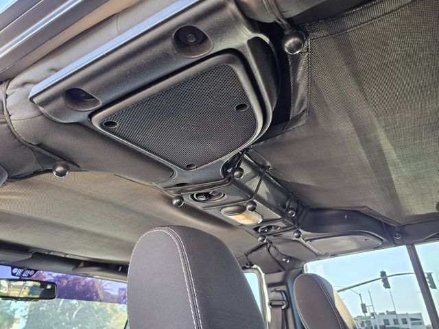 2017 Jeep Wrangler Unlimited Sahara 4x4 - 22957134 - 26