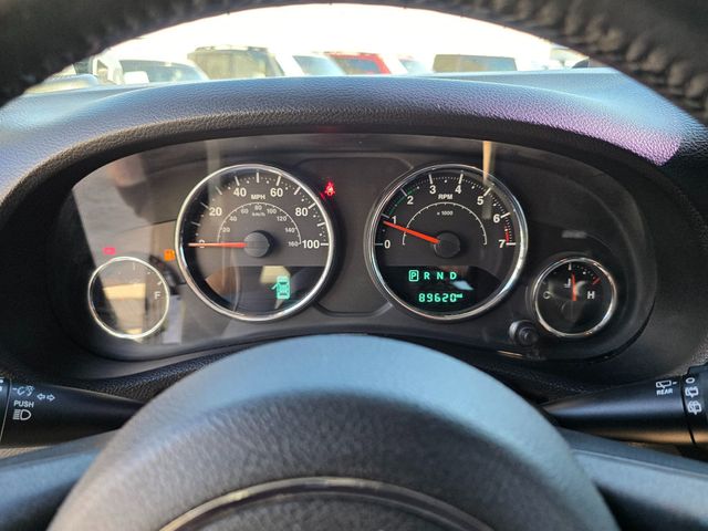 2017 Jeep Wrangler Unlimited Sahara 4x4 - 22957134 - 32