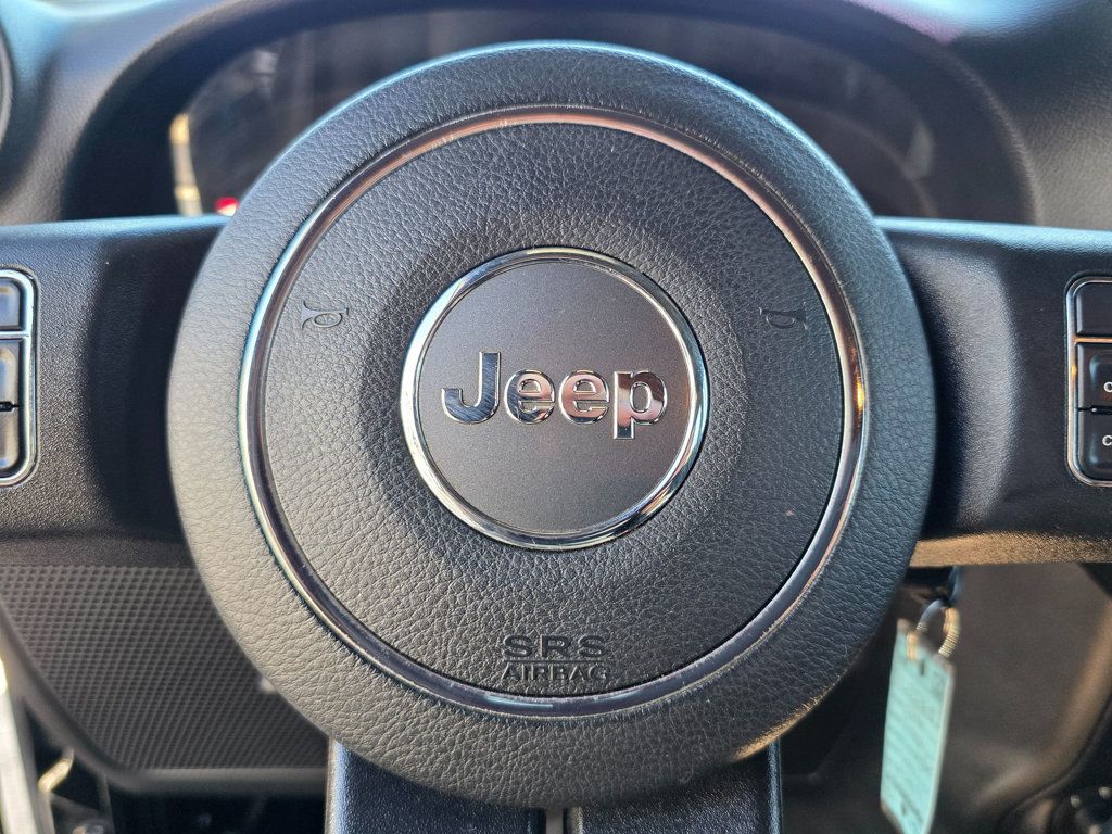 2017 Jeep Wrangler Unlimited Sahara 4x4 - 22957134 - 34