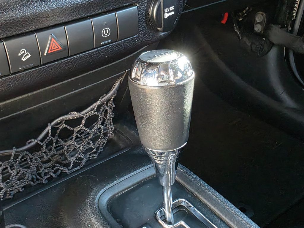 2017 Jeep Wrangler Unlimited Sahara 4x4 - 22957134 - 39