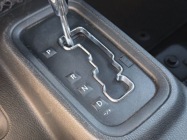 2017 Jeep Wrangler Unlimited Sahara 4x4 - 22957134 - 40