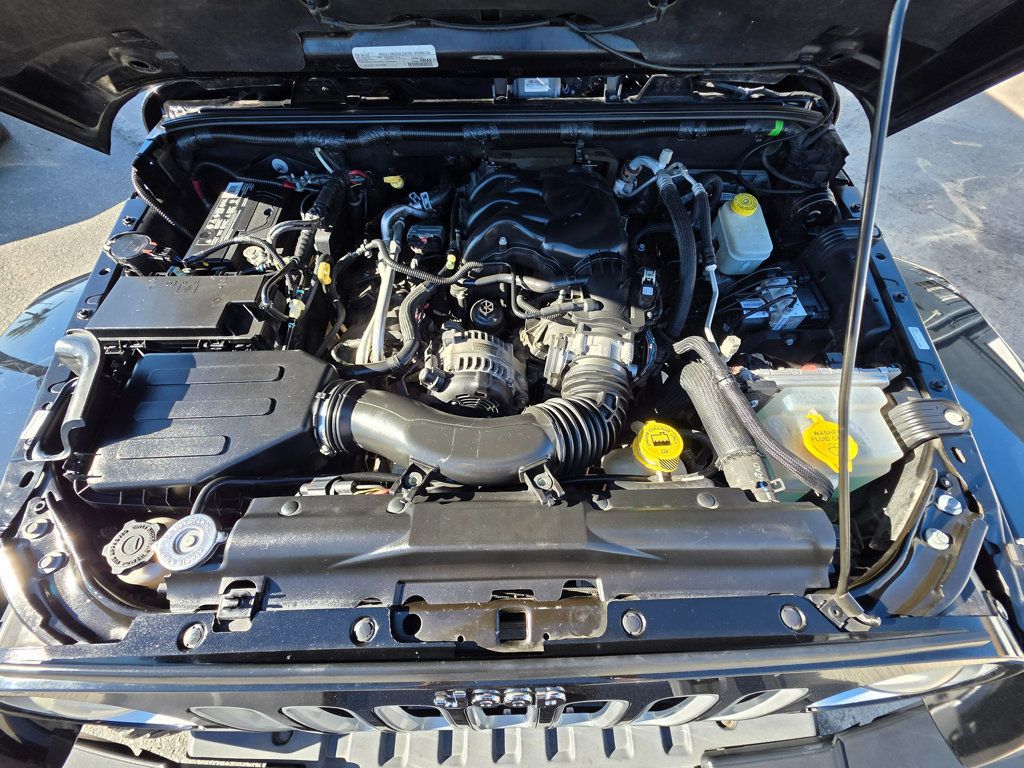 2017 Jeep Wrangler Unlimited Sahara 4x4 - 22957134 - 47