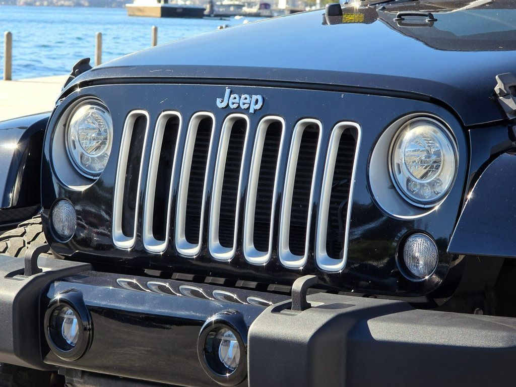 2017 Jeep Wrangler Unlimited Sahara 4x4 - 22957134 - 8