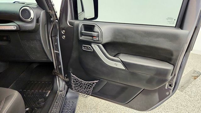 2017 Jeep Wrangler Unlimited Sahara 4x4 - 23099898 - 24