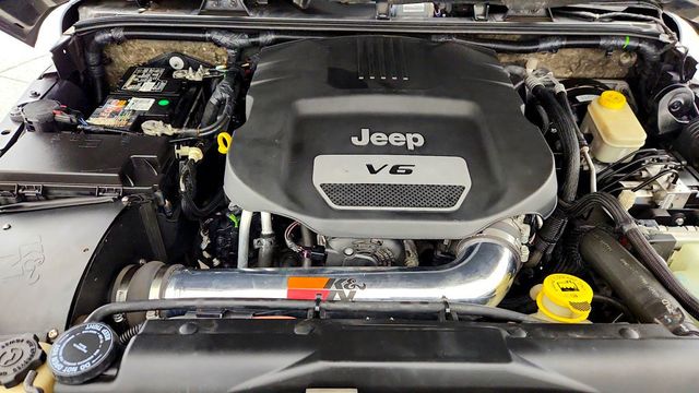 2017 Jeep Wrangler Unlimited Sahara 4x4 - 23099898 - 25
