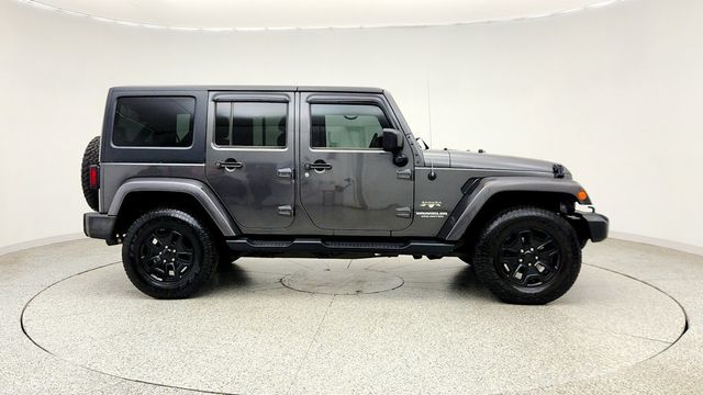 2017 Jeep Wrangler Unlimited Sahara 4x4 - 23099898 - 3