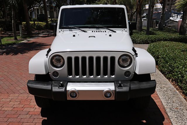 2017 Jeep Wrangler Unlimited Sahara 4x4 - 23025064 - 19