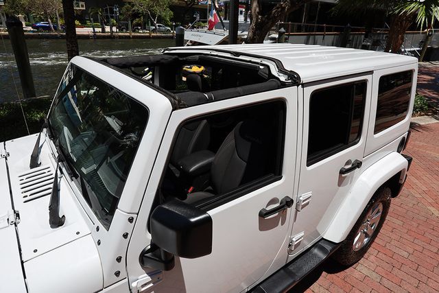 2017 Jeep Wrangler Unlimited Sahara 4x4 - 23025064 - 26