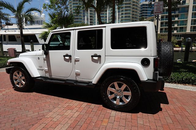 2017 Jeep Wrangler Unlimited Sahara 4x4 - 23025064 - 3
