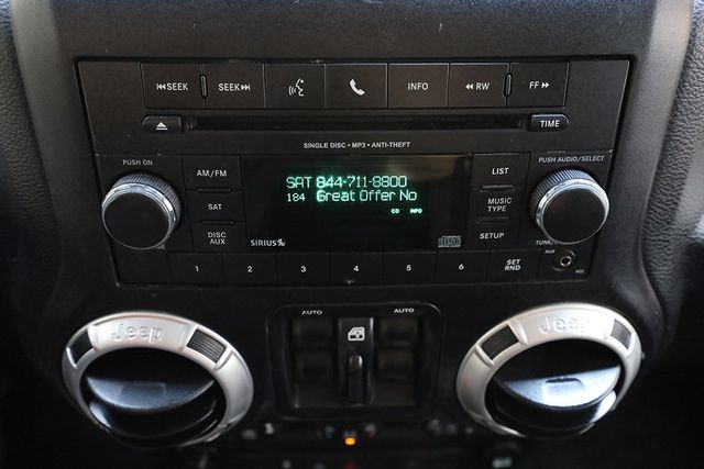 2017 Jeep Wrangler Unlimited Sahara 4x4 - 23025064 - 42