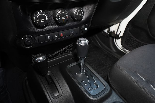 2017 Jeep Wrangler Unlimited Sahara 4x4 - 23025064 - 44