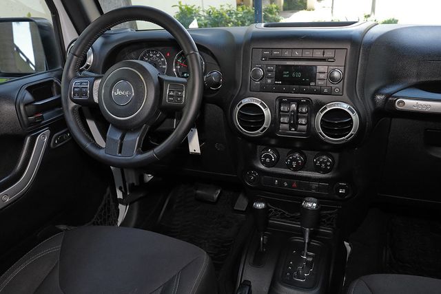 2017 Jeep Wrangler Unlimited Sahara 4x4 - 23025064 - 7