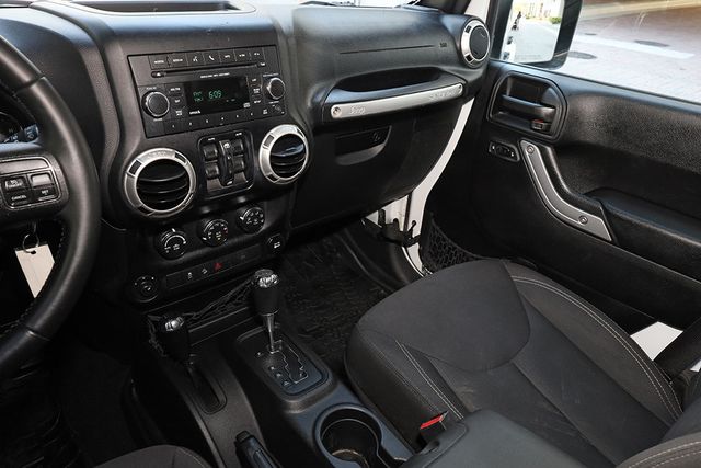 2017 Jeep Wrangler Unlimited Sahara 4x4 - 23025064 - 8