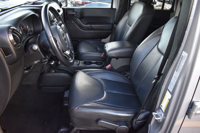 2017 Jeep Wrangler Unlimited Sahara 4x4 - 22942045 - 10