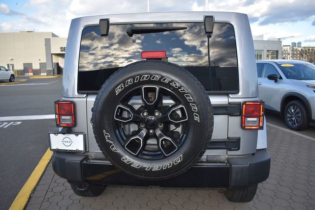 2017 Jeep Wrangler Unlimited Sahara 4x4 - 22942045 - 4