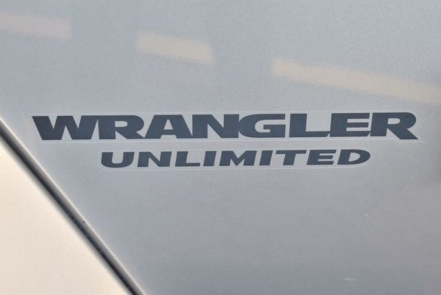 2017 Jeep Wrangler Unlimited Sahara 4x4 - 22942045 - 8