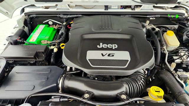 2017 Jeep Wrangler Unlimited Sahara 4x4 - 22973018 - 25