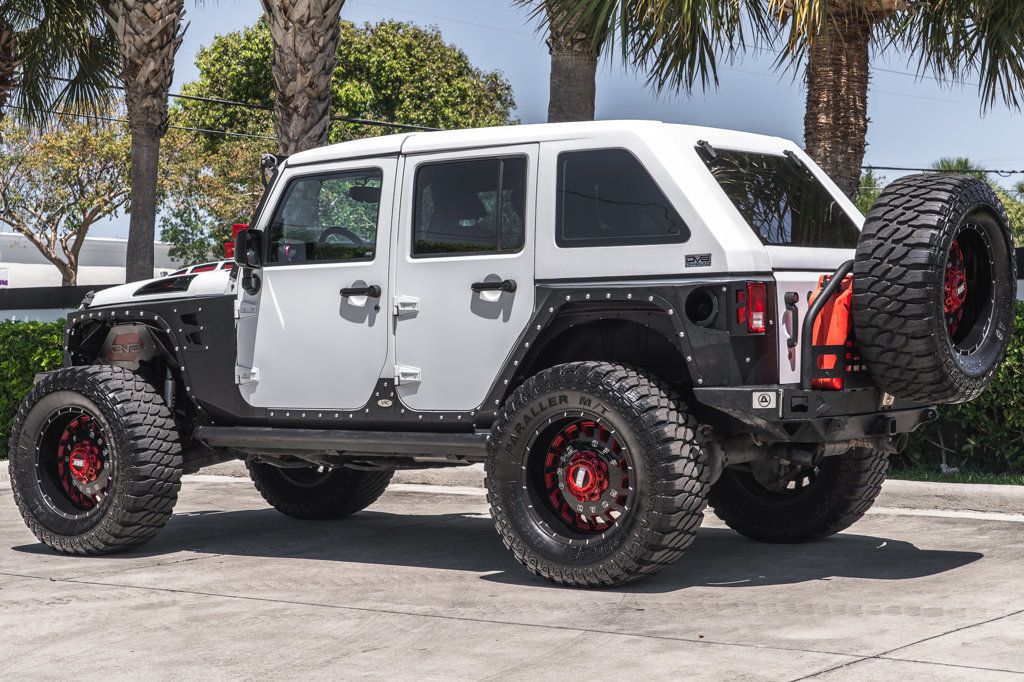 2017 Jeep Wrangler Unlimited Sahara photo 4