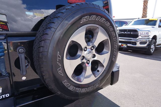 2017 Jeep Wrangler Unlimited SAHARA, 4X4, HARD TOP, CLOTH SEATS, RUNNING BOARDS - 22987085 - 11