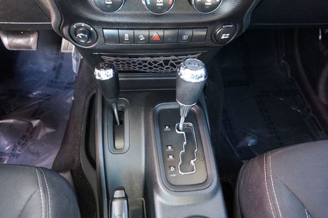 2017 Jeep Wrangler Unlimited SAHARA, 4X4, HARD TOP, CLOTH SEATS, RUNNING BOARDS - 22987085 - 20