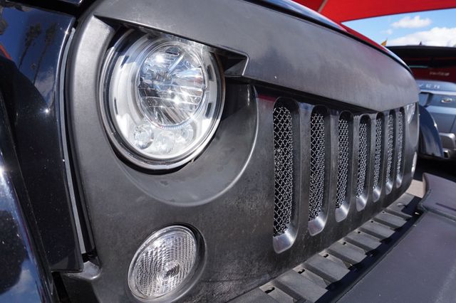 2017 Jeep Wrangler Unlimited SAHARA, 4X4, HARD TOP, CLOTH SEATS, RUNNING BOARDS - 22987085 - 6