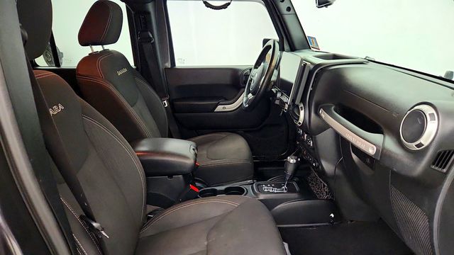 2017 Jeep Wrangler Unlimited Sahara 4x4 w/ Heated Seats, Remote Start & Connectivity Pkg - 23099898 - 22