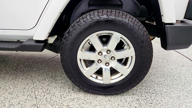 2017 Jeep Wrangler Unlimited Sahara 4x4 with Hardtop, Leather Bucket Seats & Navigation - 22973018 - 8