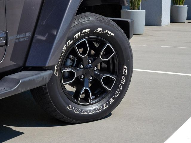 2017 Jeep Wrangler Unlimited Smoky Mountain 4x4 - 22932754 - 11