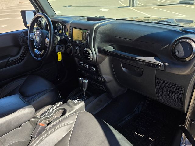 2017 Jeep Wrangler Unlimited Smoky Mountain 4x4 - 22932754 - 12