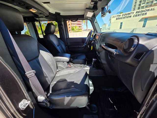 2017 Jeep Wrangler Unlimited Smoky Mountain 4x4 - 22932754 - 13