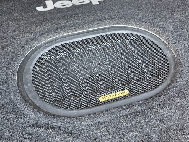 2017 Jeep Wrangler Unlimited Smoky Mountain 4x4 - 22932754 - 17