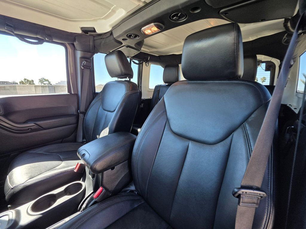 2017 Jeep Wrangler Unlimited Smoky Mountain 4x4 - 22932754 - 20